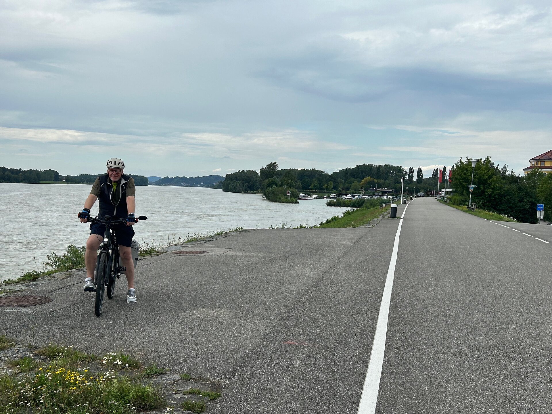 Donau Radweg Radler Kundenfoto