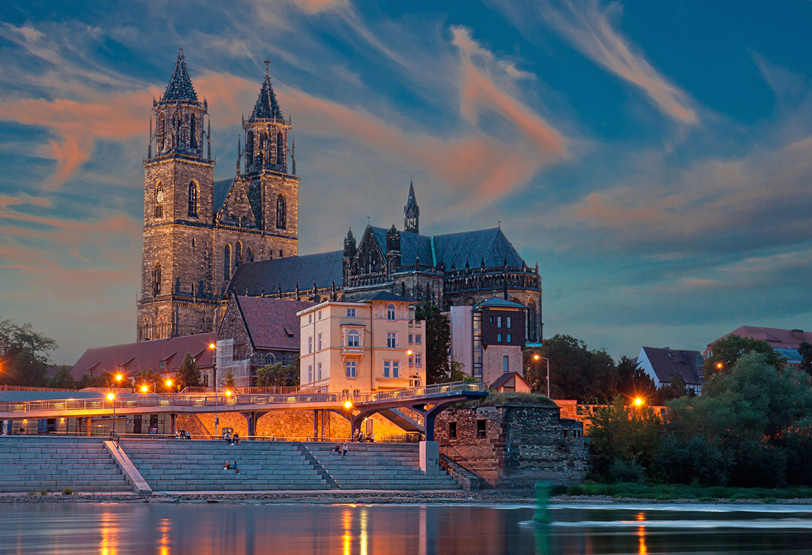 Magdeburg Elbe Dom bei Nacht